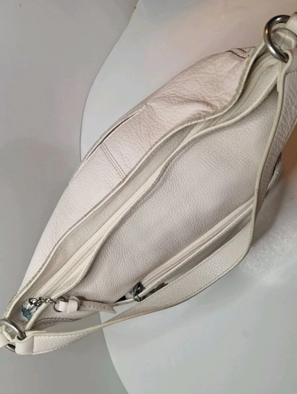 The Sak Sequoia Hobo Slouch Cream Off White Pebbled Leather Handbag Purse Used